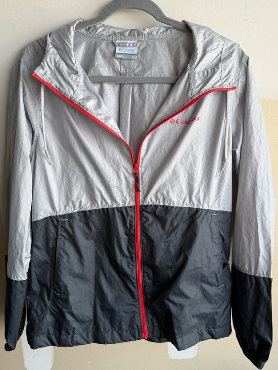 Columbia Jackets & Blazers - Columbia Women's Gray and Black Hooded Windbreaker with Red Trim
